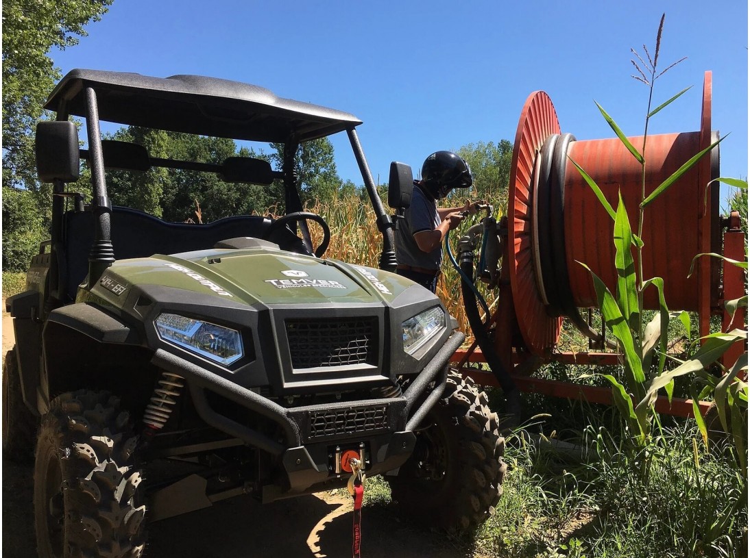 SSV Temver Farmer 500 en situation près d'un enrouleur