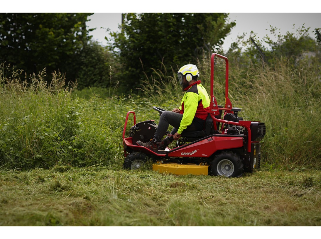 Tondeuse débrousailleuse CMX 2406 - CANYCOM Mise en situation