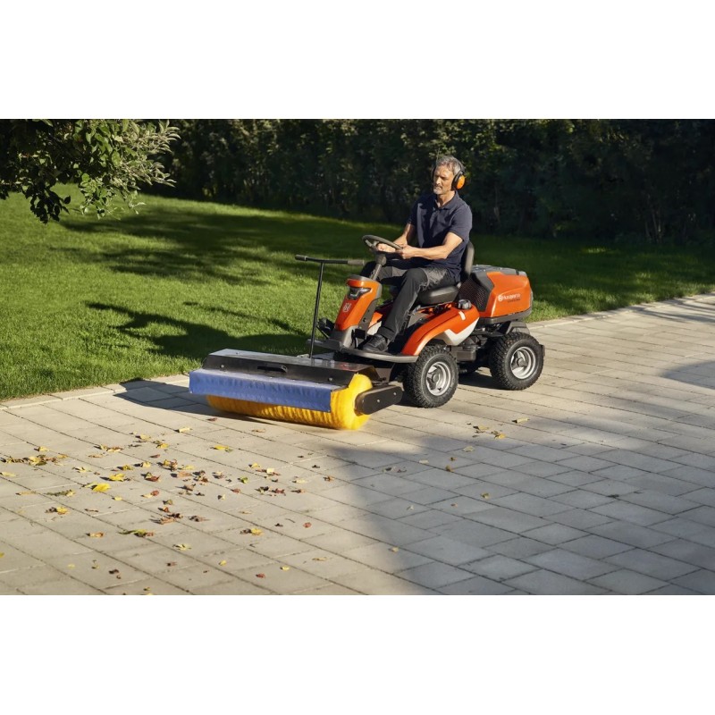 Tondeuse à coupe frontale R 316 TX Husqvarna avec outils rouleau