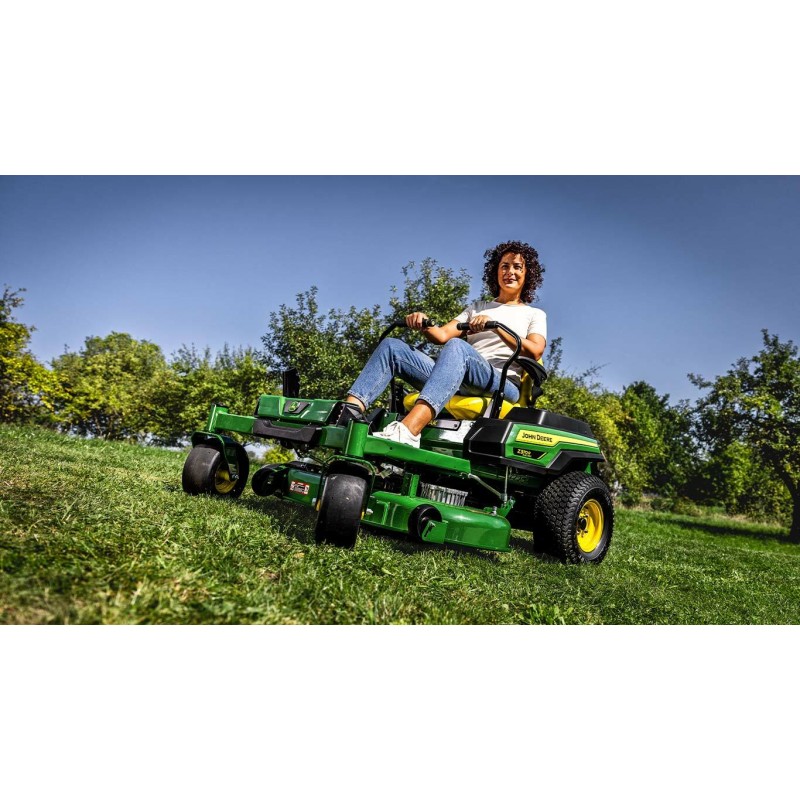 Tondeuse zero turn Z370R électrique ZTrak John Deere en situation de tonte