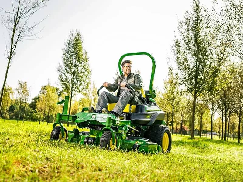 Tondeuse à rayon de braqua zéro John Deere Z994R